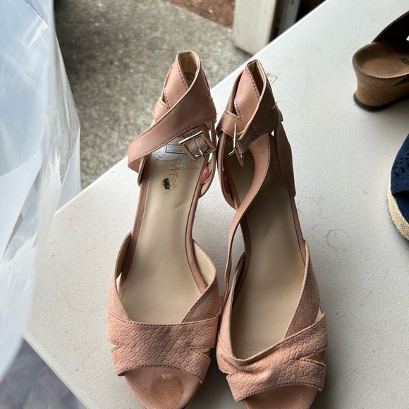 Nine West heel - Picture 3 of 3